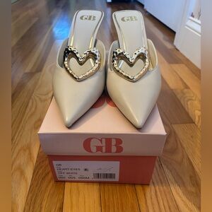 Gianni Bini Cream Heart Accent Heels